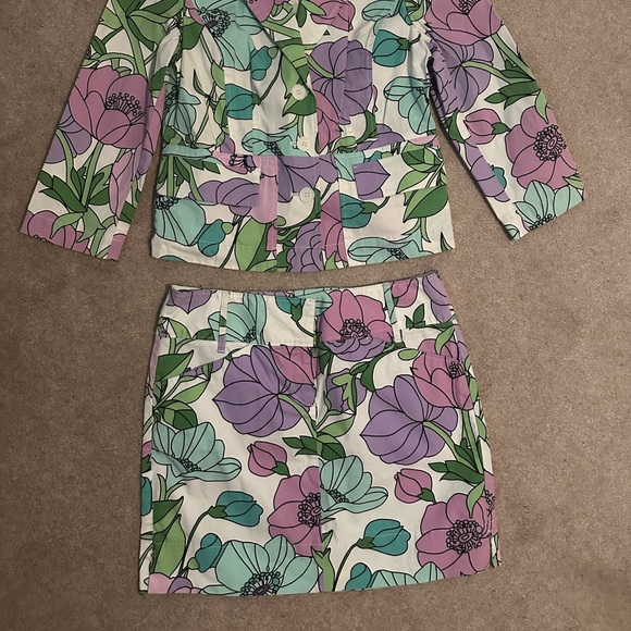 Ann Taylor Loft floral suit size 8 - Picture 3 of 3